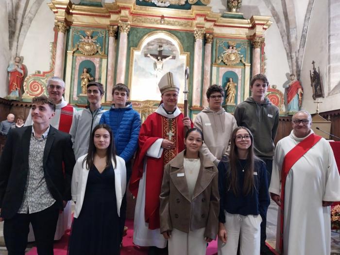 Confirmations de 7 jeunes du Doyenné Réquistanais-Levézou
