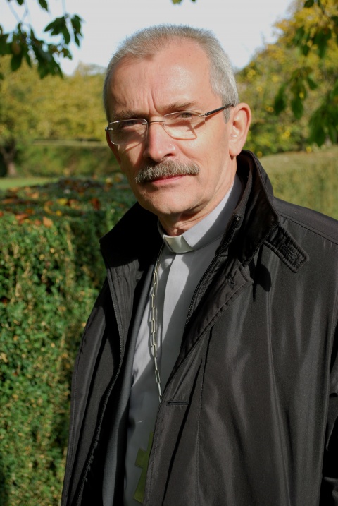 Mgr François Fonlupt, évêque de Rodez Mgr François Fonlupt évêque de Rodez